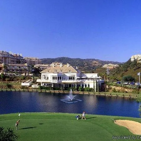 - Greenlife Golf Apartahotel 3*