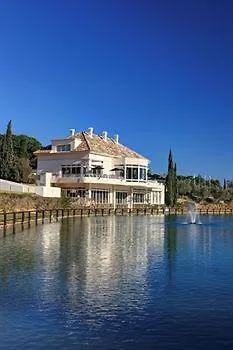 - Greenlife Golf Apartahotel Marbella