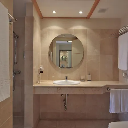 Apartahotel Elviria Hills Living