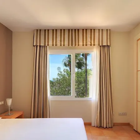 - Greenlife Golf Aparthotel 3*