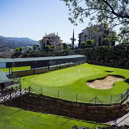 - Greenlife Golf 3*