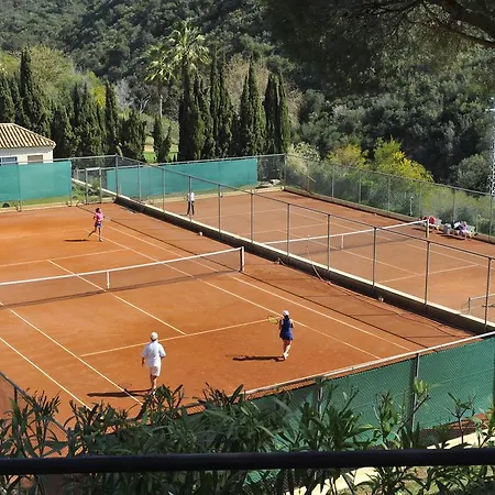 - Greenlife Golf Aparthotel